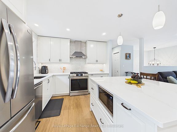 4th image of 453 Elgin St