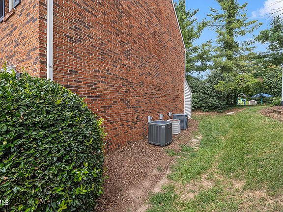 5th image of 400 Sunset Dr APT P79
