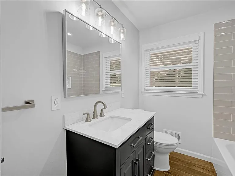 2127 Desmond Dr — Photo 14