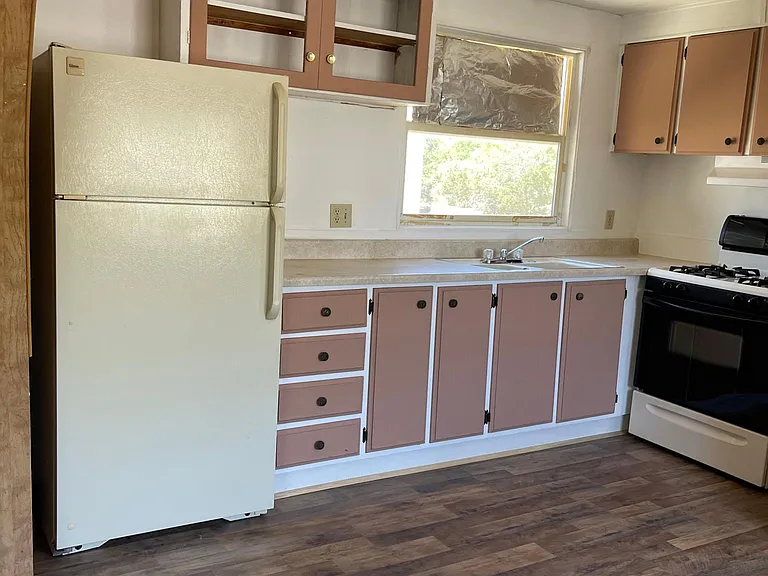 201 N Prickly Pear Ave #7 — Photo 2