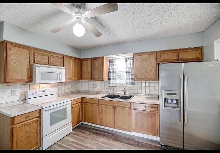 1st image of 8607 Fairbrook Ave
