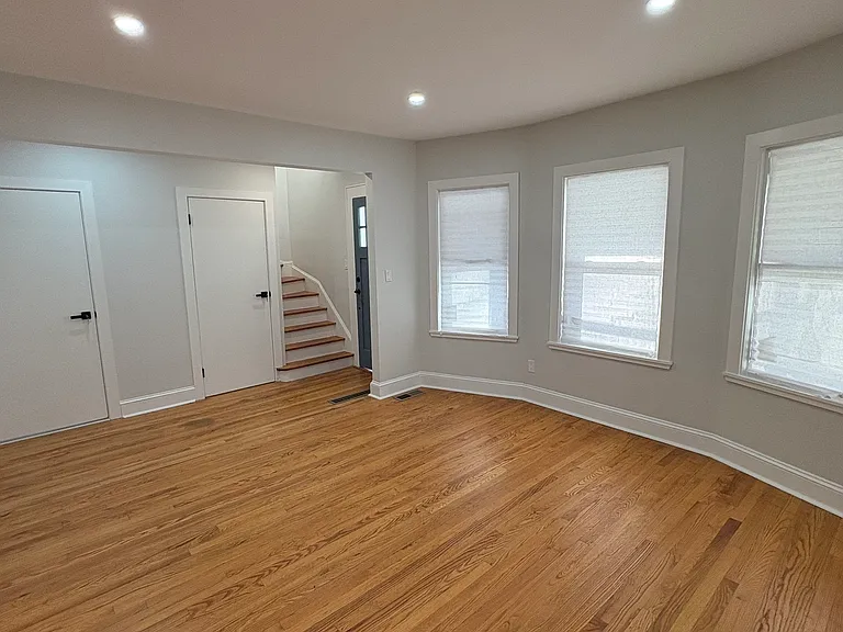 172 Swanson Ave — Photo 7