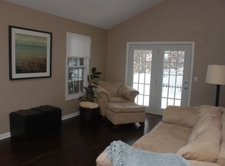 8974 Knollwood Dr, Eden Prairie, MN 55347