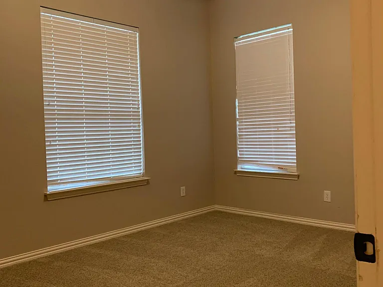 1051 Elm Dr — Photo 25