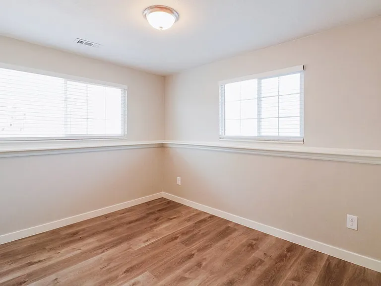 4829 S 3900 W — Photo 18