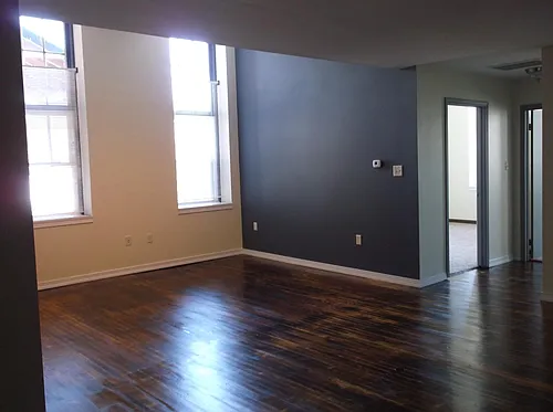 351 Pine St #106 Photo 1