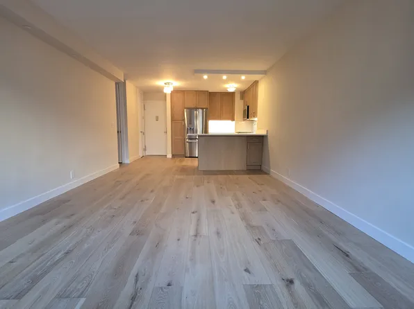 201 E 25th St APT 5J, New York, NY 10010