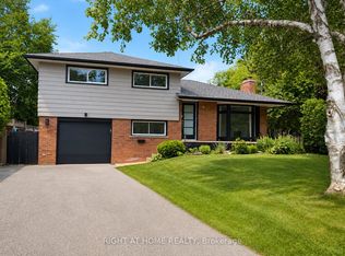 530 Lynda Ln, Hamilton, ON L9G2P6