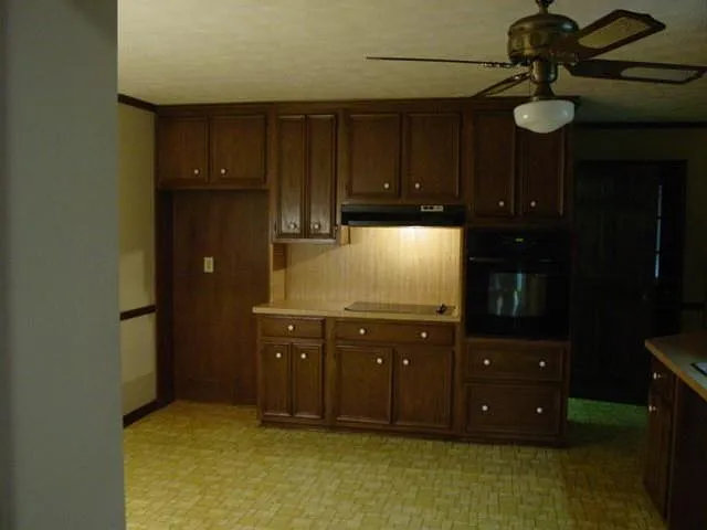 4 bed, 3.0 bath, 2500 sqft, $2,600 — Photo 3