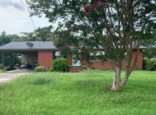 606 E Pollock St, Mount Olive, NC 28365