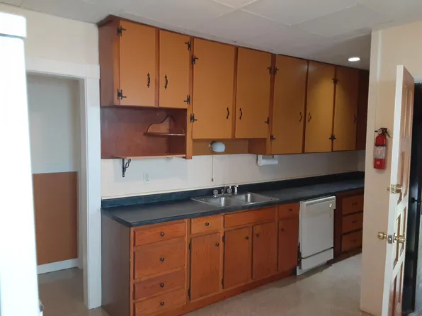 31-33 Avondale Ave, West Springfield, MA 01089