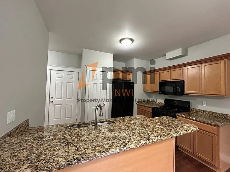 4000 Silhavy Rd — Photo 7