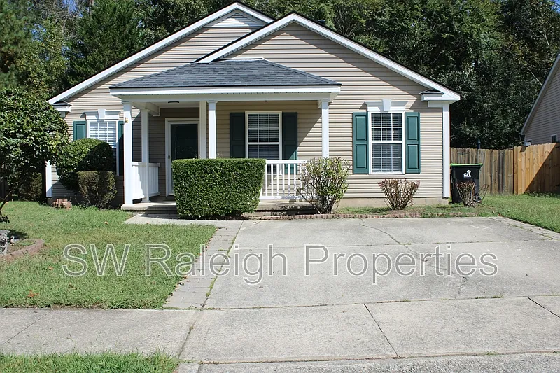 3 bed, 2.0 bath, 1303 sqft, $2,000 — Photo 1