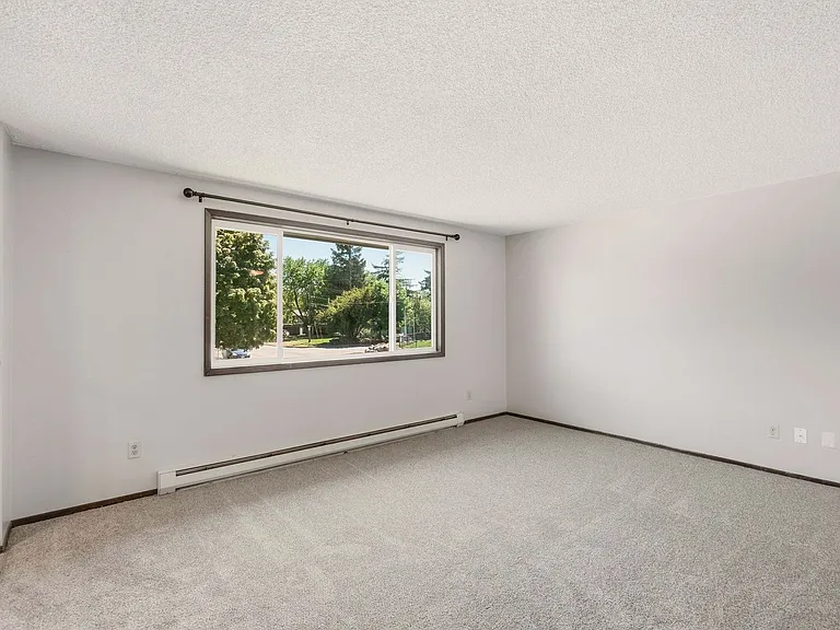 2705 N Robie Ct — Photo 3