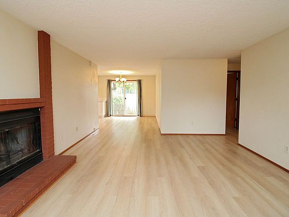 5th image of 6636 SE Reedway St