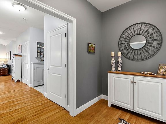 5th image of 12 Mill Pond Road