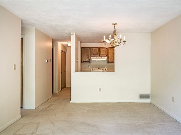 4th image of 400 Colonial Dr Unit 42
