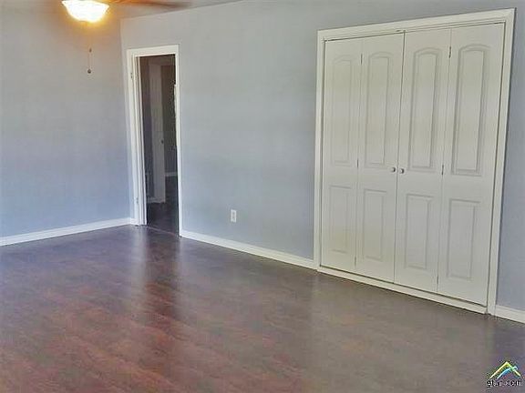 4th image of 1011 Alameda Dr