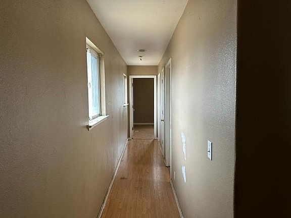 5th image of 2953 S Clara Ave
