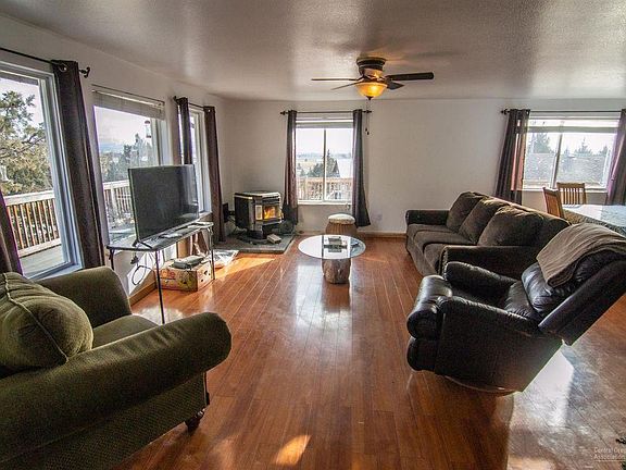 4th image of 11327 NW Jordan Ave