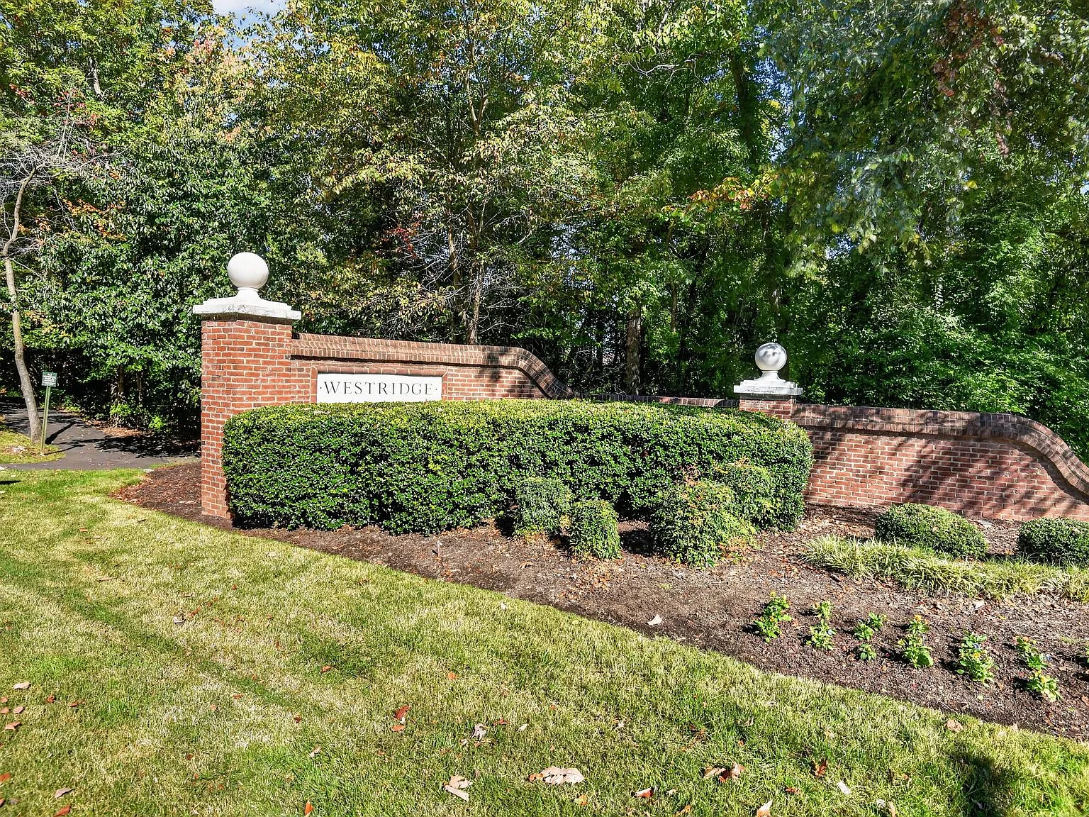 3 bed, 2520 sqft, $3,250 — Photo 1