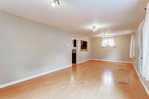 5th image of 109 Poyntz Ave N