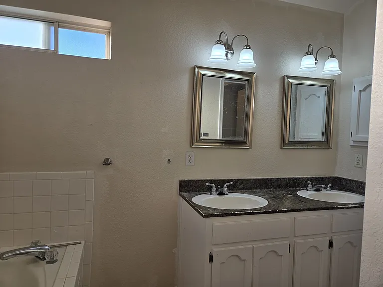 8513 Mercury St #A — Photo 16
