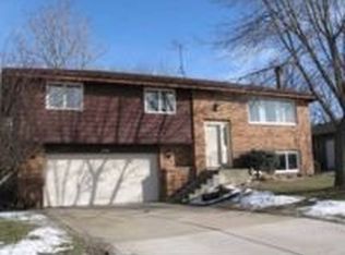 8795 Clark Pl, Crown Point, IN 46307