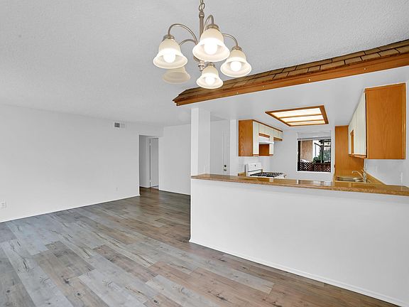 4th image of 500 E San Jose Ave