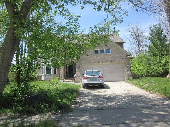 30395 Cascade Ct, Southfield, MI 48076