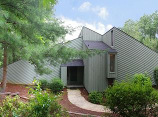 8212 Eagles Point Ct, Charlotte, NC 28277