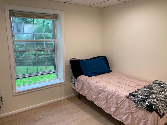 4th image of 111 Oak Leather Dr