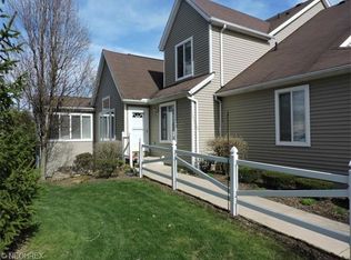 518 Queens Ct, Akron, OH 44321