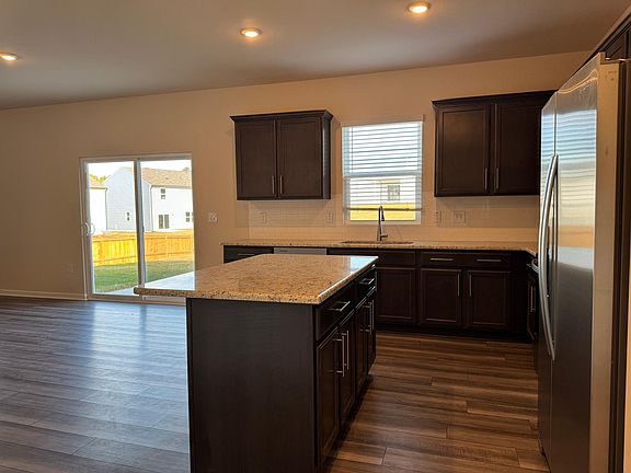 5th image of 3513 Arctic Brook St