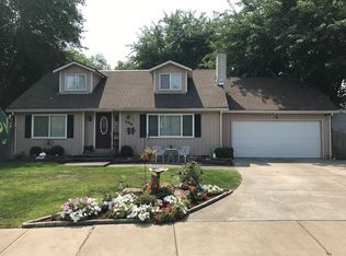 588 Burgundy Cir, Medford, OR 97504