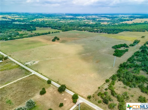 475 Lange Rd, Seguin, TX 78155