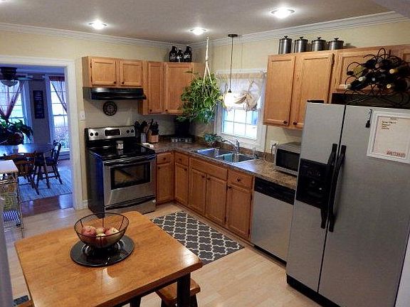 4th image of 205 Bowers Dr