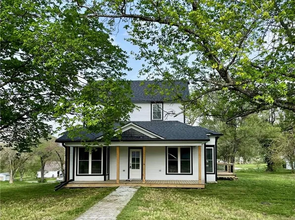 401 S Clay St, Gallatin, MO 64640