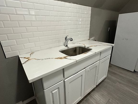 2nd image of 42 Putnam St APT 3