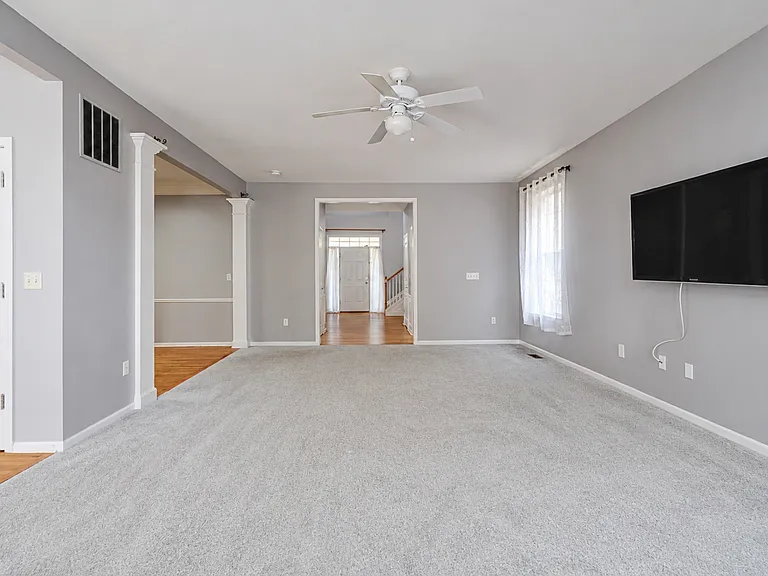 45149 Bartlett Dr — Photo 7