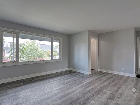 5th image of 22 Ruskin St #1