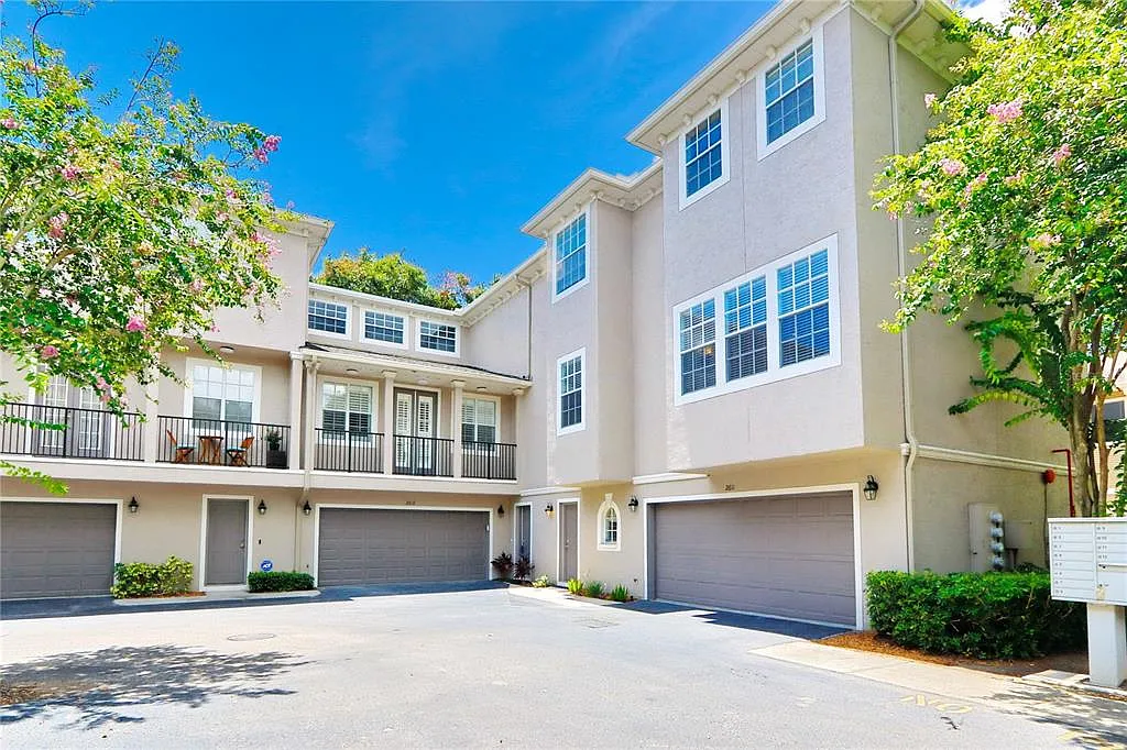 3 bed, 3.5 bath, 2000 sqft, $3,895 — Photo 1
