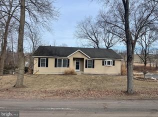 192 Cemetery Ln, Leesport, PA 19533