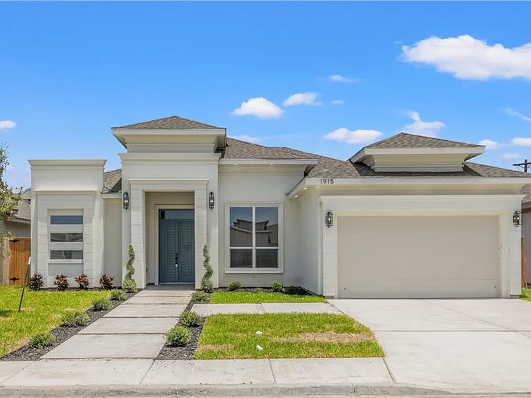 1915 Sunrise Ln — Photo 1
