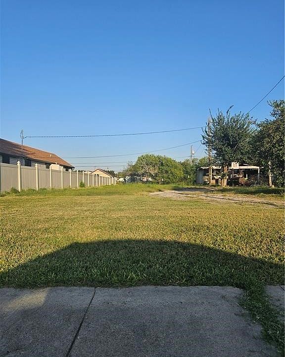 1st image of 4426 Angela Dr
