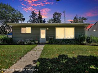 732 Sandlyn Dr, Lansing, MI 48910