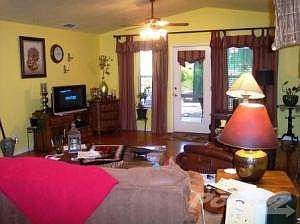 1102 S Pioneer -  Living Room