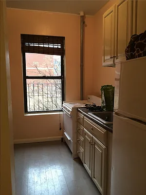 Rented by Mauro Bros Real Estate Services LLC | media 9