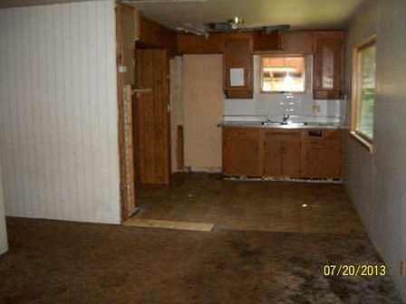 3rd image of 1618 W Ewing Ave