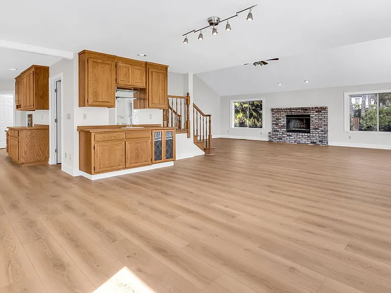 5650 Edgeview Dr — Photo 19